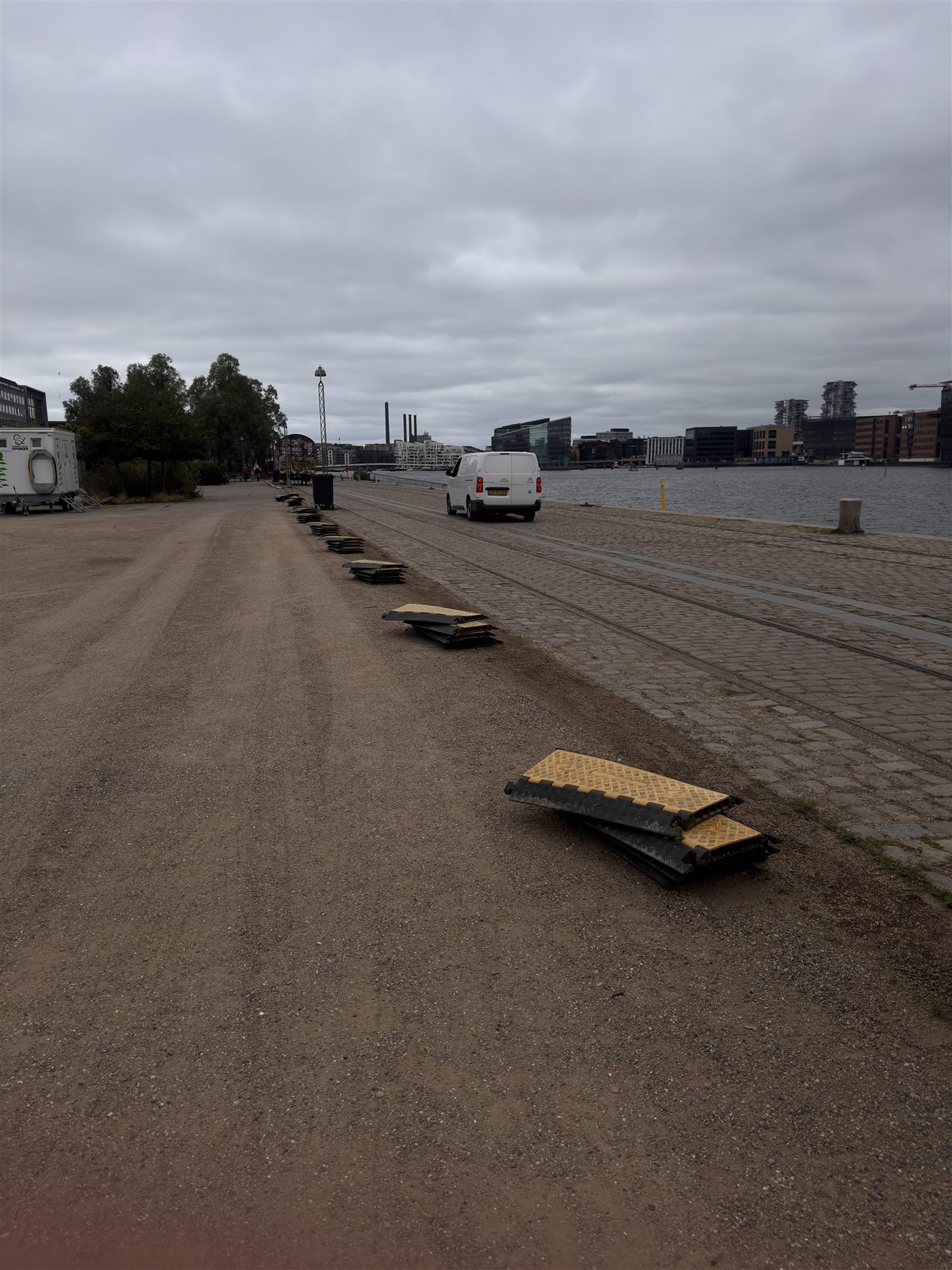 Kabelbro udlagt på brosten ved Nørbjerg El-opgave i København